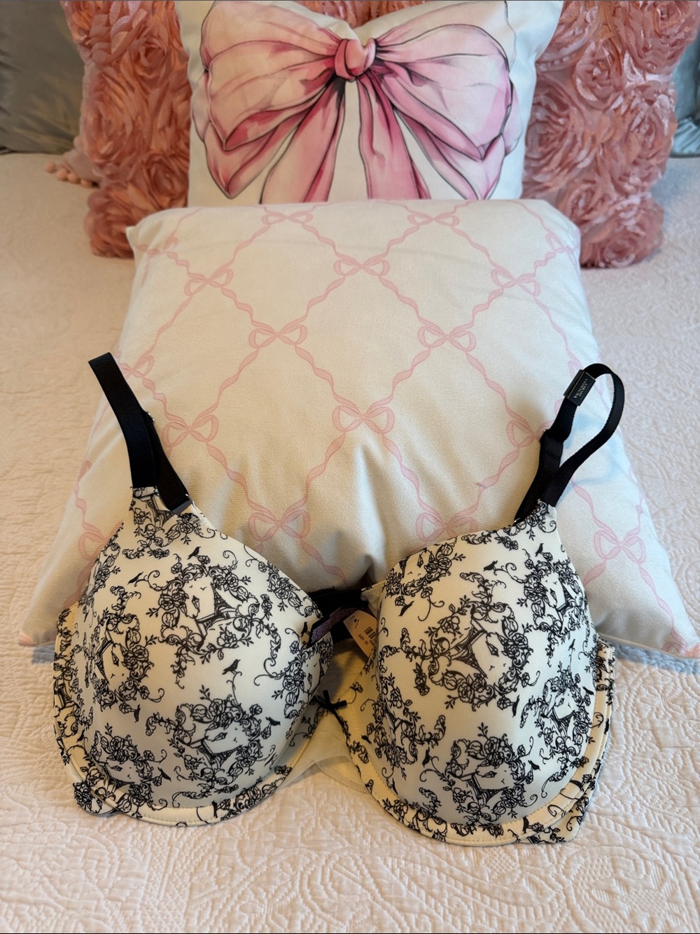 NWT Victoria Secret Black & Cream Paris Print Bra - Women Intimates